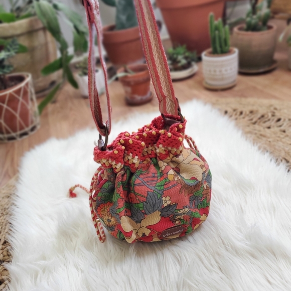 SAKROOTS Bucket Bag - Picture 7 of 13